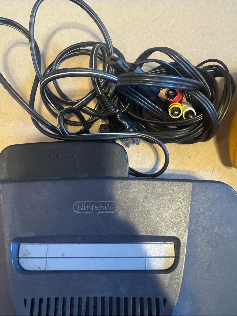 Nintendo 64 Console With Regular Memory Pack - Picture 3 of 5